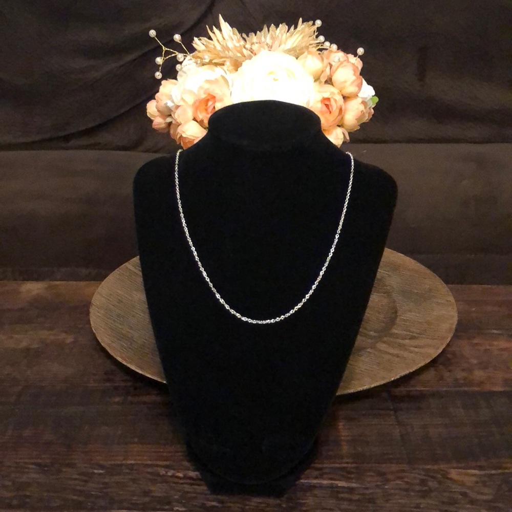 💗 18” Silver Chain Necklace